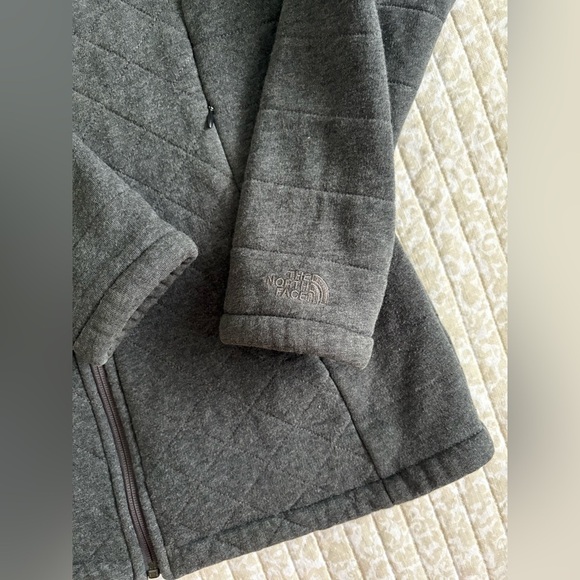 The ﻿Northface Quilted Oso Fleece Tunic Jacket Coat | Charcoal Gray | Size M - Picture 12 of 16